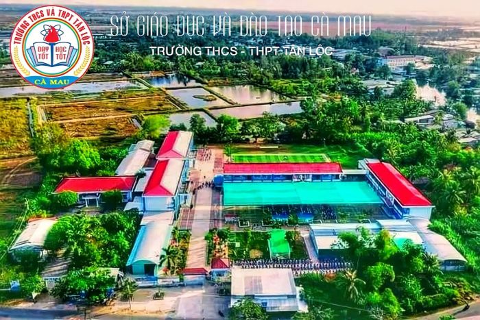Hình ảnh toàn cảnh Trường THCS & THPT Tân Lộc - Ngôi trường khang trang với khuôn viên rộng hơn 1ha xanh mát