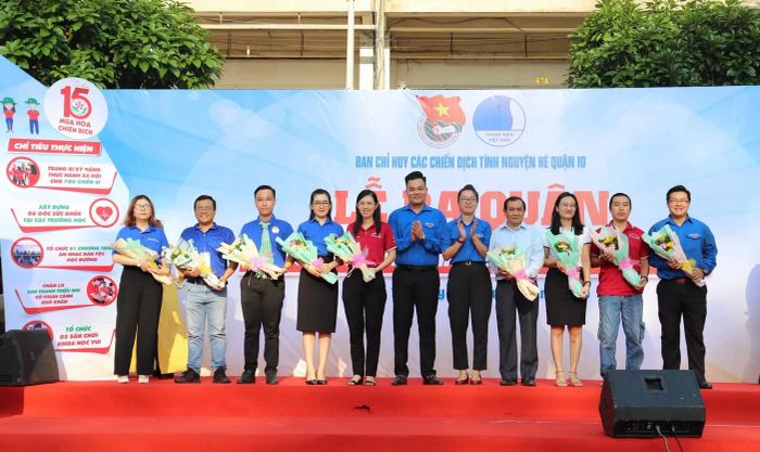 Hình ảnh hoạt động ngoại khóa sôi nổi tại Diên Hồng
