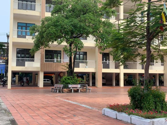Trường THPT Hồng Đức - Hình ảnh 2