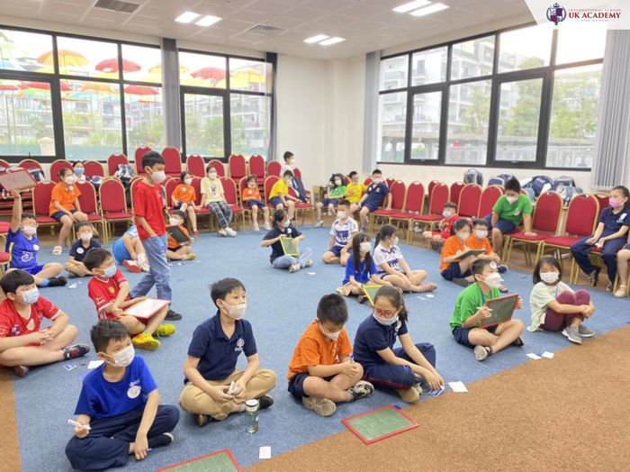 Hình ảnh sinh động về môi trường học tập quốc tế tại UK Academy Hạ Long
