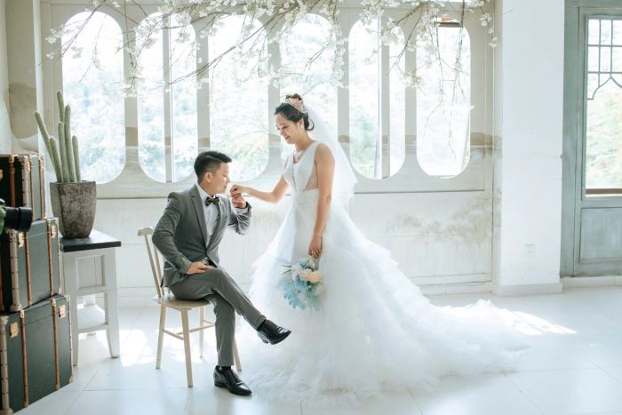 Phương Hưởng Wedding - Ánh sáng và cảm xúc hòa quyện trong khung hình thứ hai, lưu giữ nụ cười hạnh phúc trọn vẹn.