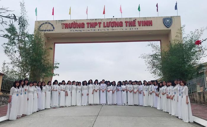 Hoạt động ngoại khóa sôi nổi tại THPT Lương Thế Vinh - Điện Biên