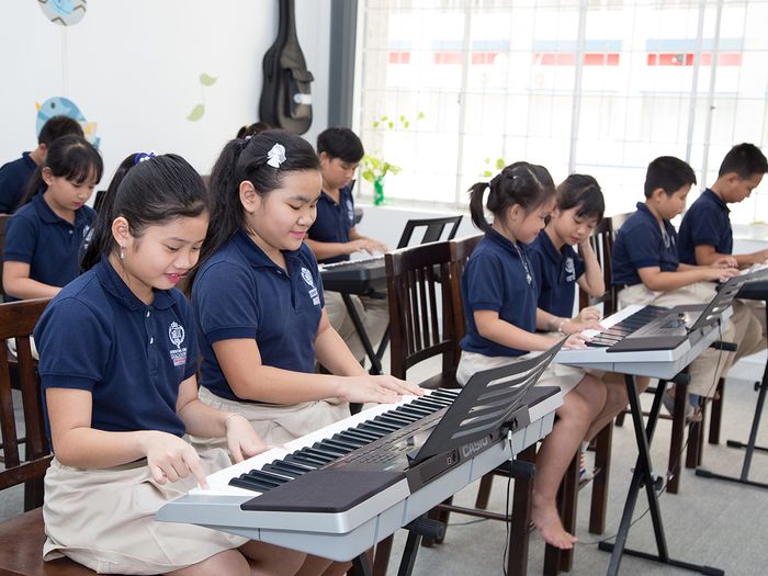 Hệ thống giáo dục song ngữ Anh - Việt đạt chuẩn quốc tế với chương trình độc quyền từ Vương quốc Anh. Ảnh minh họa