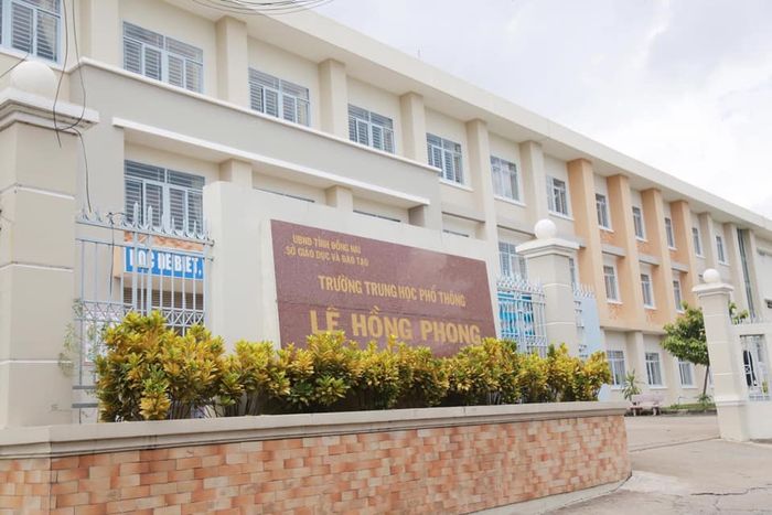 THPT Lê Hồng Phong - Biên Hòa: Hình ảnh toàn cảnh ngôi trường đạt chuẩn quốc gia
