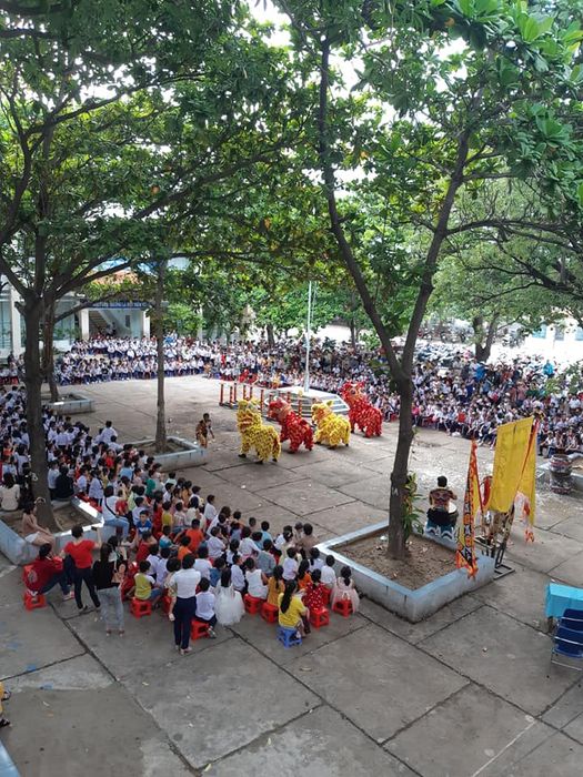 Khuôn viên xanh mát với cơ sở vật chất hiện đại của Trường Tiểu học Đài Sơn