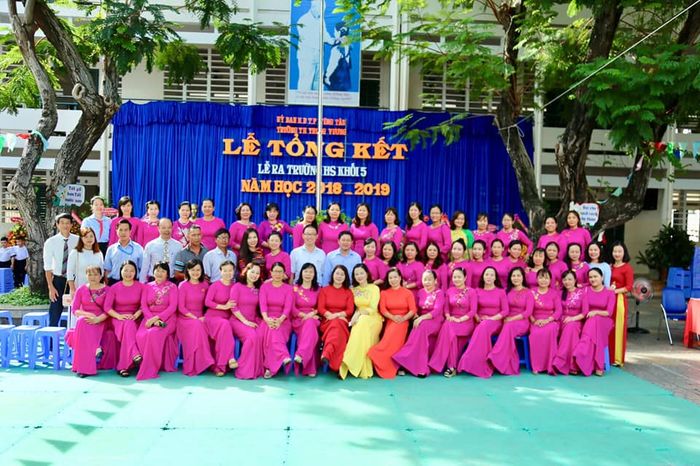 Những hoạt động giáo dục đặc sắc và bổ ích tại Trường Tiểu học Trưng Vương