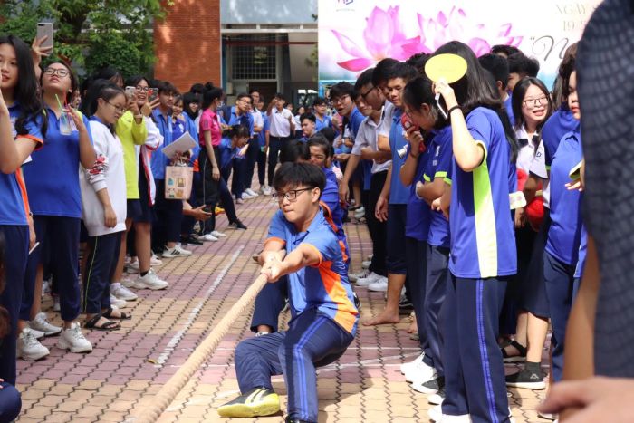 Hình ảnh hoạt động ngoại khóa sôi nổi của học sinh Nguyễn Du