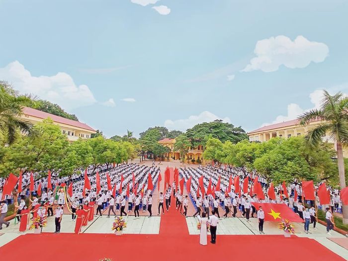 Hình ảnh ấn tượng về THPT Việt Trì - ngôi trường giàu truyền thống