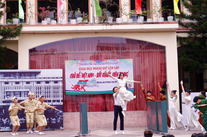 Trường TH, THCS và THPT Văn Lang - Hình ảnh 2