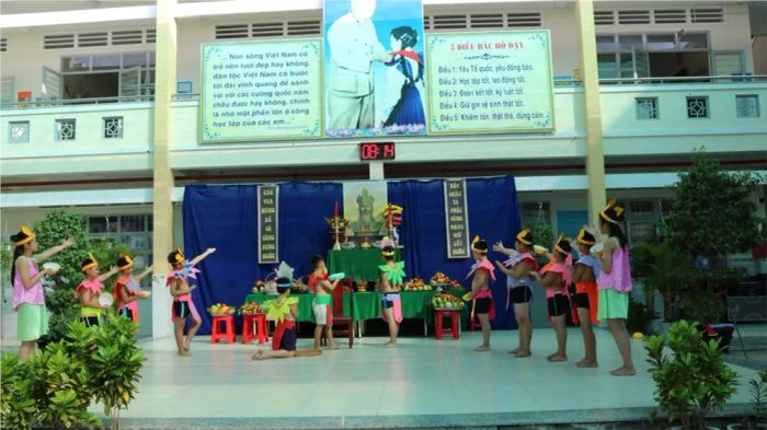 Trường Tiểu Học Lê Văn Lương Ảnh 1