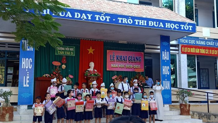 Hình ảnh đẹp về Trường Tiểu học Tấn Tài 3