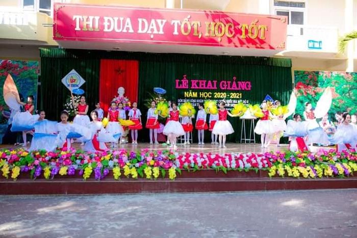 Thư viện ảnh đẹp ghi lại những khoảnh khắc học tập đáng nhớ tại THCS Sông Trí