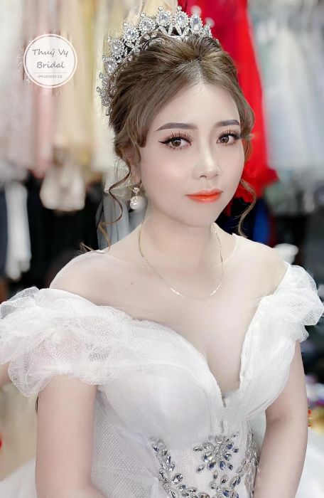 Bộ sưu tập tạo hình cô dâu đẹp ngọt ngào - Thúy Vy Bridal Ảnh 3