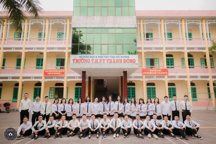 Khuôn viên xanh mát của Trường THPT Thành Đông