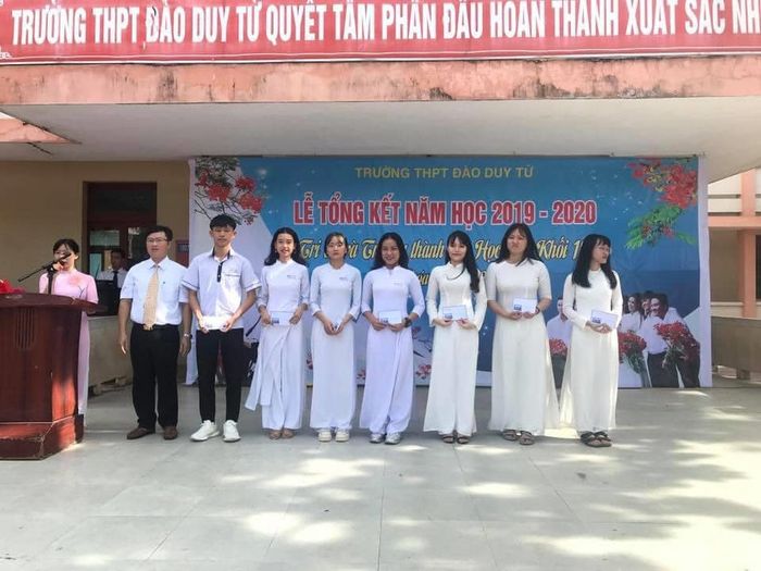 Hình ảnh Trường THPT Đào Duy Từ - Ngôi trường với một lịch sử dài và những thành tựu đáng tự hào