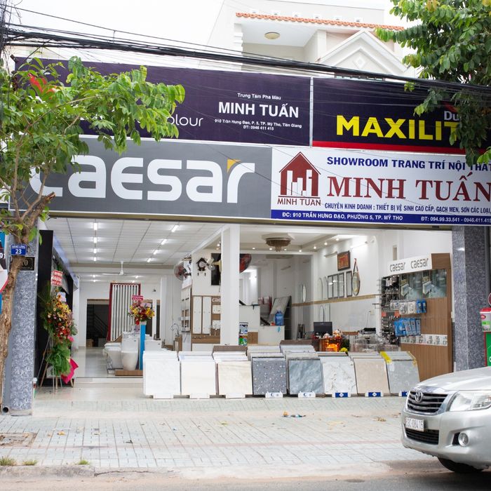 Góc trưng bày tinh tế với đa dạng sản phẩm tại Minh Tuấn