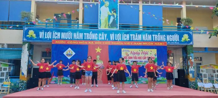 Khuôn viên xanh mát của Trường Tiểu học Nguyễn Tri Phương
