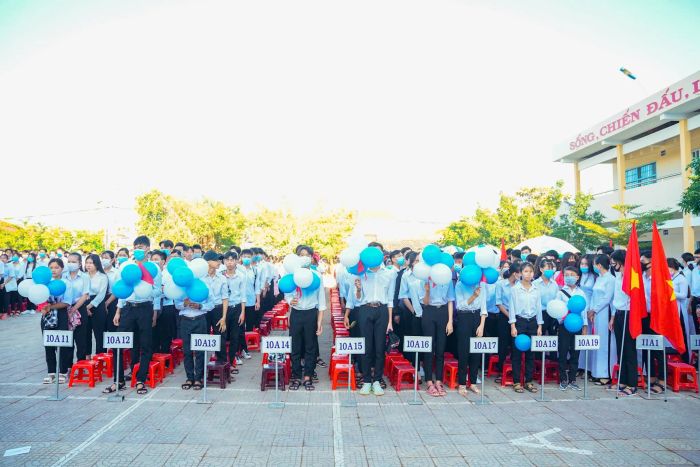 THPT Cái Nước - Ảnh 2 góc nhìn toàn cảnh về khuôn viên xanh mát
