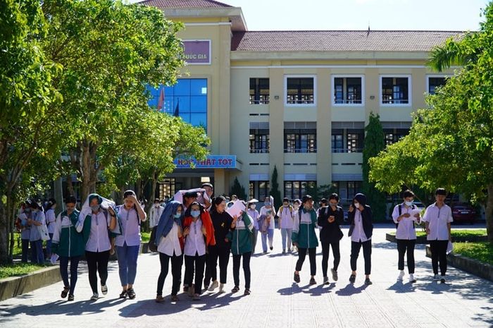 Hình ảnh Trường Chuyên Võ Nguyên Giáp - Một biểu tượng của chất lượng giáo dục và sự nghiệp phát triển tài năng