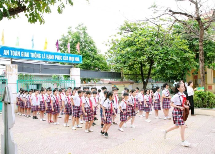 Hoạt động thể chất sôi nổi tại Trường Tiểu học Trung Sơn Trầm
