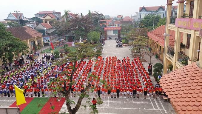 Hình ảnh Trường Tiểu học Phong Hải - Ngôi trường khang trang với khuôn viên xanh mát giữa lòng phố biển