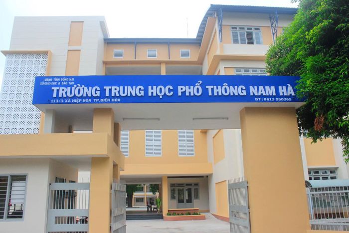 THPT Nam Hà - Hình ảnh ngôi trường cổ kính giữa lòng di sản Cù Lao Phố