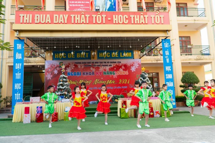 Hình ảnh Trường Tiểu học Phong Hải - Khuôn viên xanh mát với những dãy nhà khang trang, nơi ươm mầm tương lai