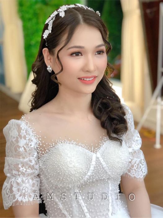 Ấm Studio ảnh 2