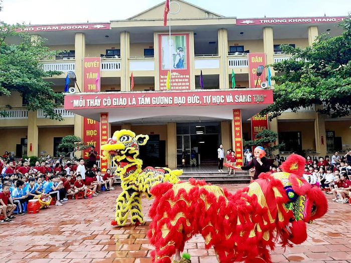 Không gian xanh mát tại Trường Tiểu học Yên Giang - Môi trường học tập lý tưởng