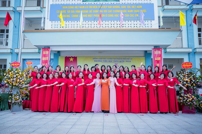 Hình ảnh thứ hai về Trường Tiểu học Trần Quốc Toản - Không gian học tập sáng tạo đầy cảm hứng