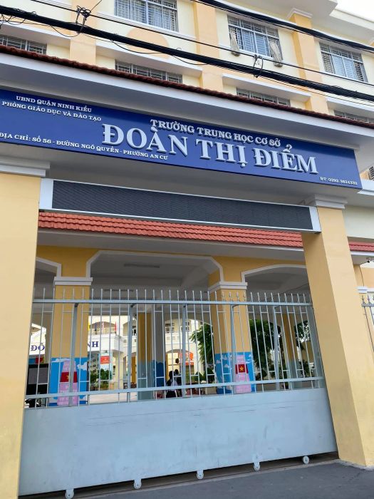 Hình ảnh ấn tượng về khuôn viên khang trang của Trường THCS Đoàn Thị Điểm