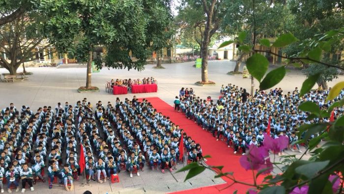 Sân chơi rộng rãi và an toàn của Trường Tiểu học Sơn Đông