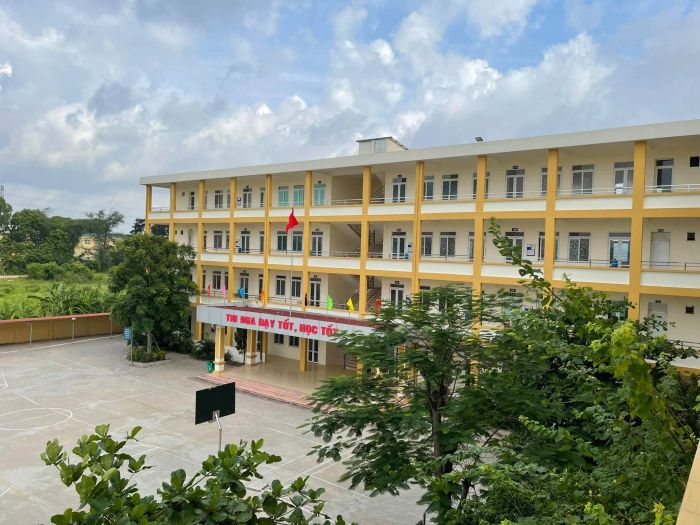 Trường Trung Học Phổ Thông Hùng Vương hình ảnh 1