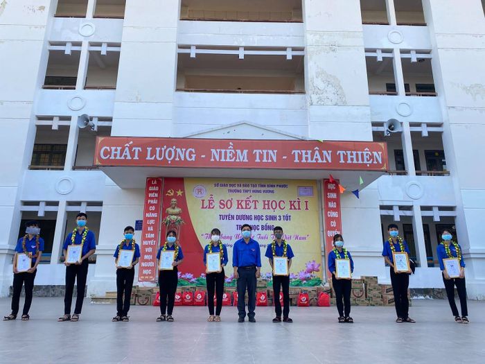 Toàn cảnh Trường THPT Hùng Vương