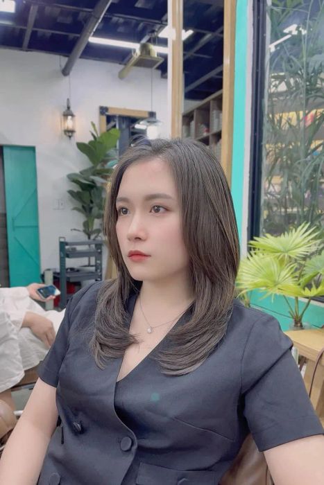 Không gian hiện đại và trẻ trung tại Mạnh Hair Hairdressing