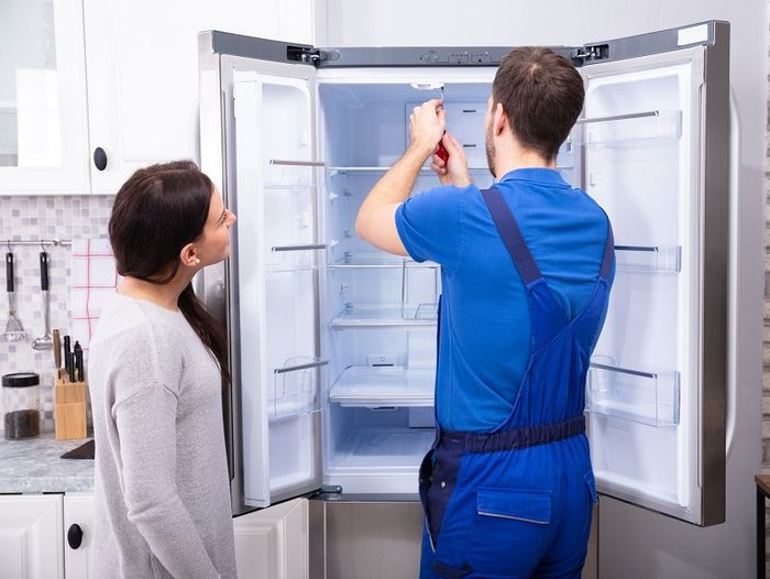 Hình ảnh minh họa dịch vụ sửa tủ lạnh chuyên nghiệp tại Trung tâm điện lạnh Anh Tiến