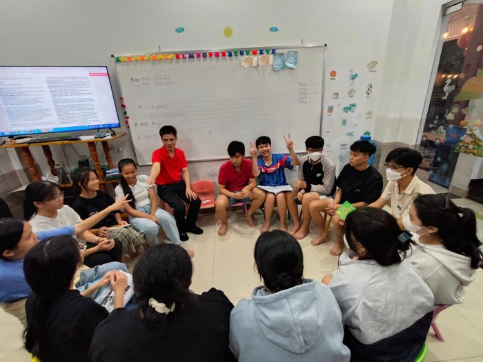 Trung Tâm Anh Ngữ Quốc Tế Vương Quốc Anh Định Quán - Hình ảnh 1