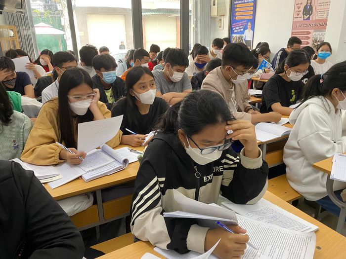 Hình ảnh lớp học Tiếng Anh Thầy Đặng Tiến Văn (ảnh 2)