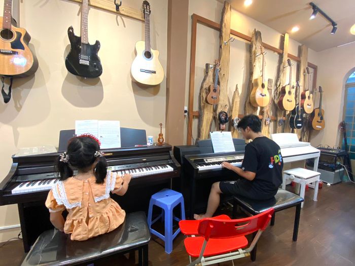 Hình ảnh Lớp nhạc Trần Nguyên