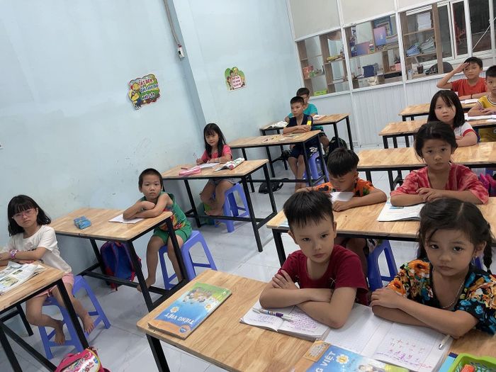 Không gian học tập hiện đại tại AMG - Anh Mỹ Group