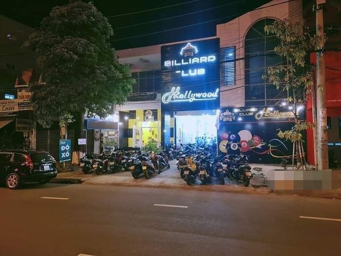 Không gian hiện đại tại CLB Billiard Holliwood