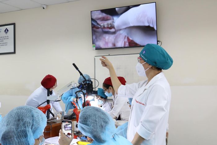 Hình ảnh sinh viên thực hành lâm sàng tại Khoa Răng Hàm Mặt - Đại học Y Dược TP.HCM