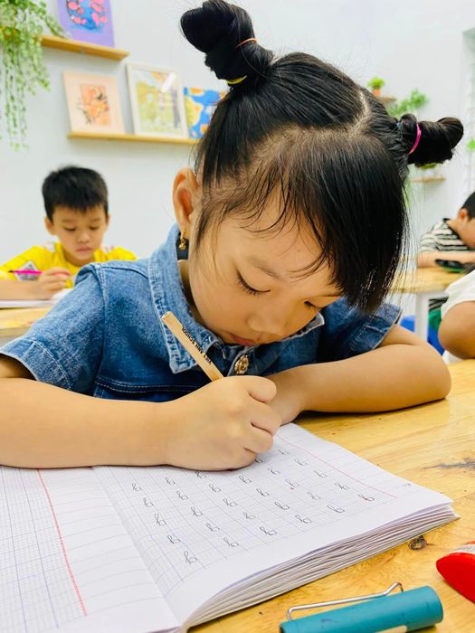 Hình ảnh 1 tại Lớp học kỹ năng BOBI - Nơi những nét chữ đầu tiên được chăm chút tỉ mỉ