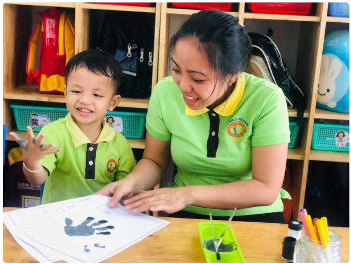 Hình ảnh hệ thống cơ sở vật chất hiện đại và các tiết học kỹ năng sống bổ ích tại Kid's World