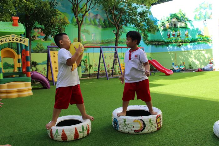 Bộ sưu tập hình ảnh sinh động về các hoạt động học tập và vui chơi đầy màu sắc của bé tại Mầm Non Xanh Tuệ Đức Vũng Tàu.