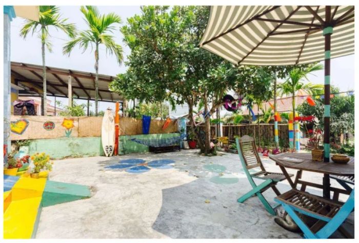 Ảnh 2: Khu vườn xanh mát đậm chất Bohemian