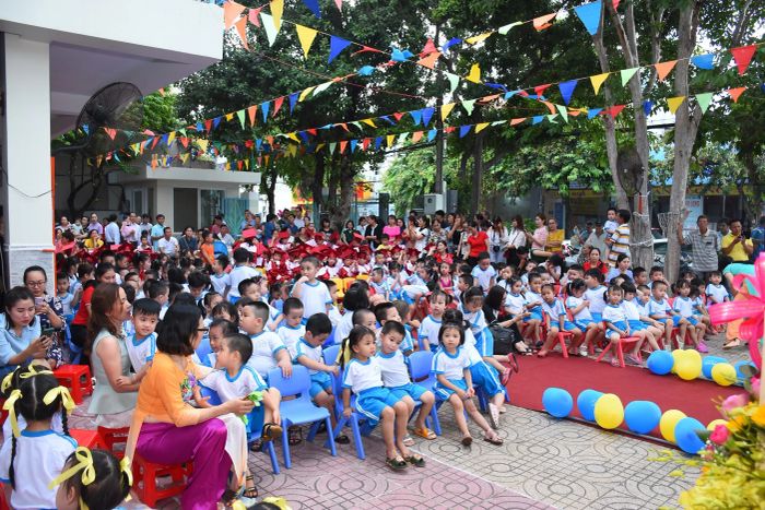 Khám phá không gian học tập lý tưởng tại Trường Mầm Non Hiển Vinh qua những hình ảnh chân thực và sống động.