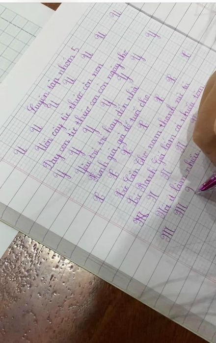Hình ảnh 2 ghi lại khoảnh khắc học viên say sưa luyện tập tại Thống Nhất
