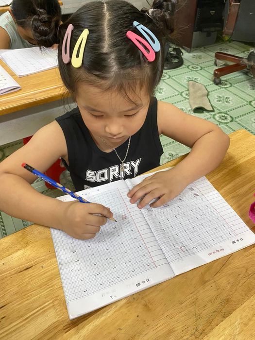 Hình ảnh không gian học tập tại Trung tâm Luyện chữ đẹp Cô Nhi