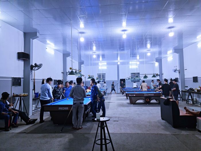 Hệ thống bàn bida cao cấp tại CLB Billiard Holliwood